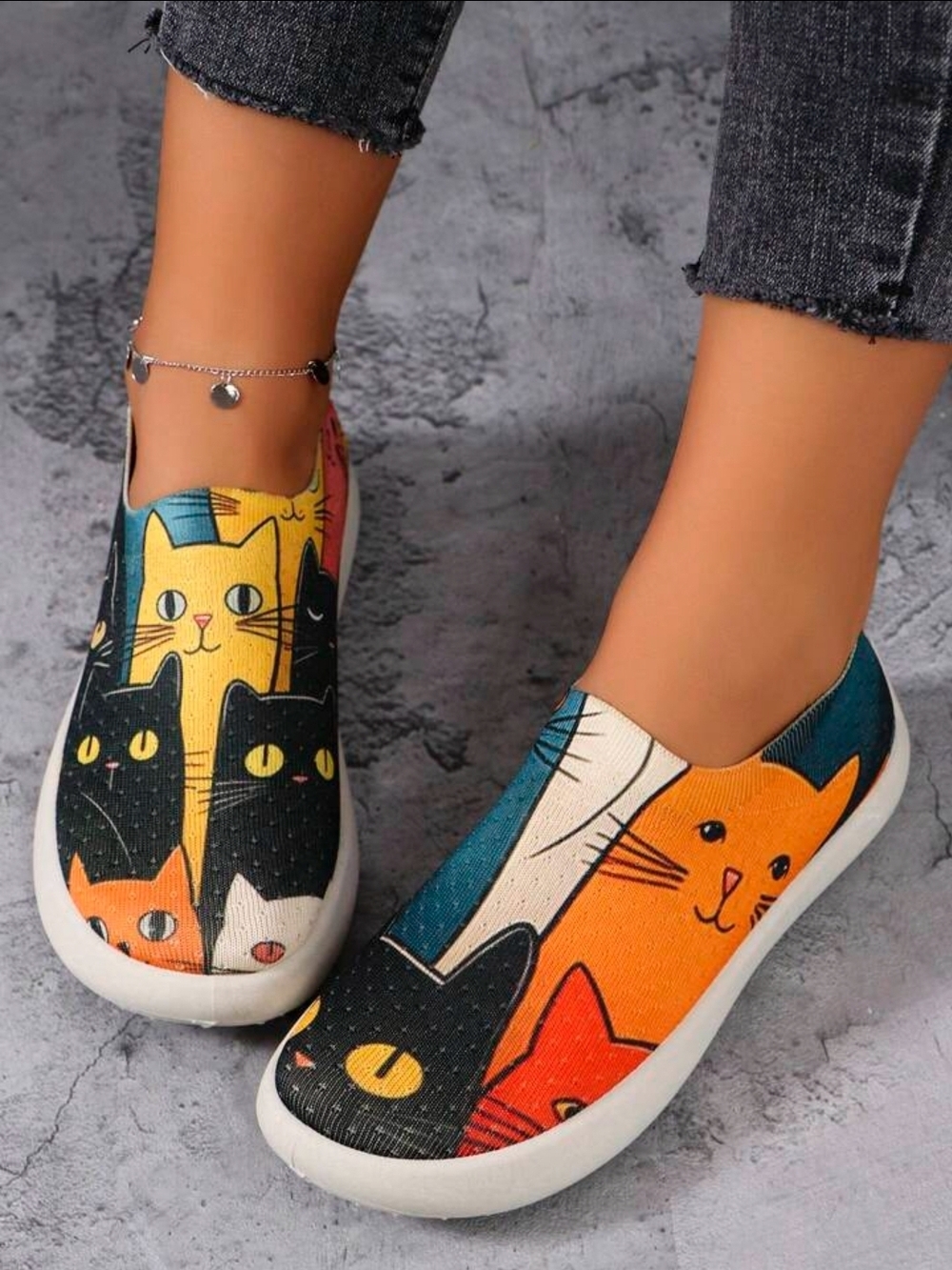 Slip-On Sneakers Shoes Women's Flat with Multicolor Cat Print Size 10.5 EUC